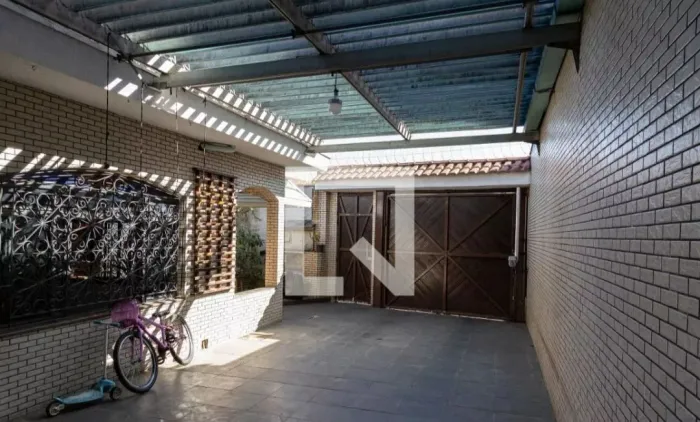 B VENDO CASA COM PISCINA