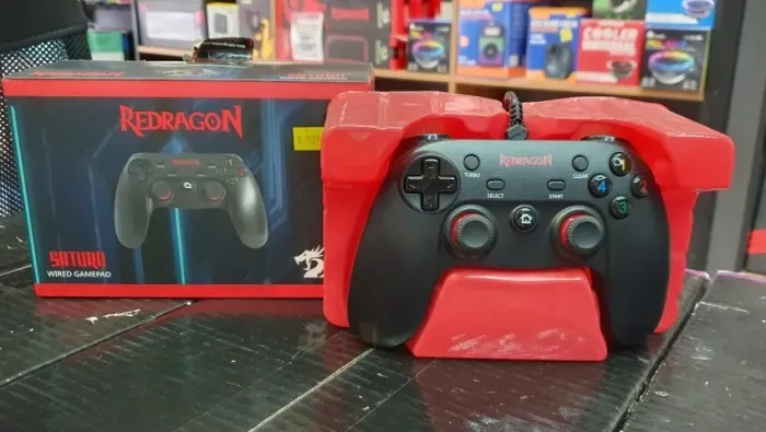 Controle joystick Redragon Saturn G807 preto