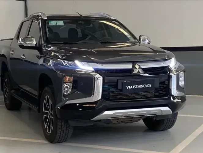 Mitsubishi L200 2025  SPORT HPE-S Triton Único dono na garantia de fabrica apenas 21 mil k