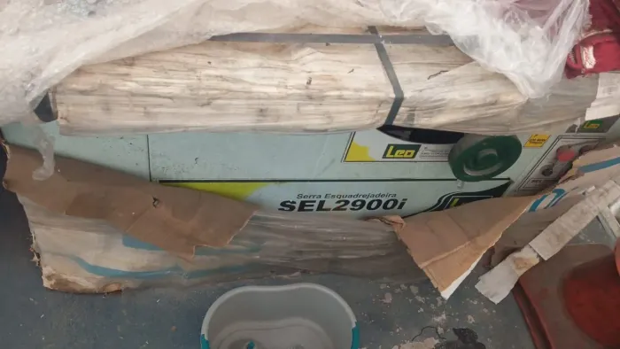 Esquadrejadeira Leo Madeiras Cel 2900i sem uso 