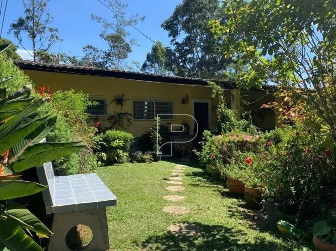 Chácara em Caucaia do Alto (Cotia).