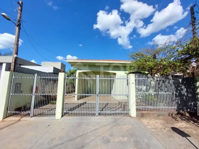 Casa para Locação em Condomínio Controlado com 2 Dormitórios em São Carlos