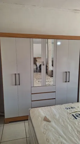 Guarda roupa de casal 