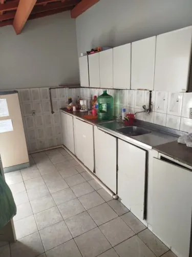 alugo quarto proximo praça esportes (centro)