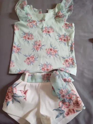 Conjunto Blusa e Short Floral Menina Alfaiataria