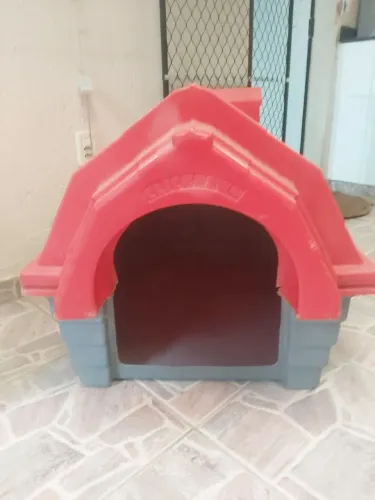 Casinha de cachorro grande. 