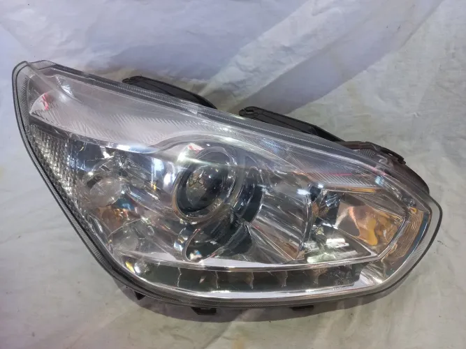 Farol chery tiggo 2014/17 com led direito 