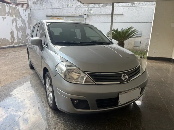 Nissan Tiida S 1.8/1.8 Flex 16V Mec. 2012