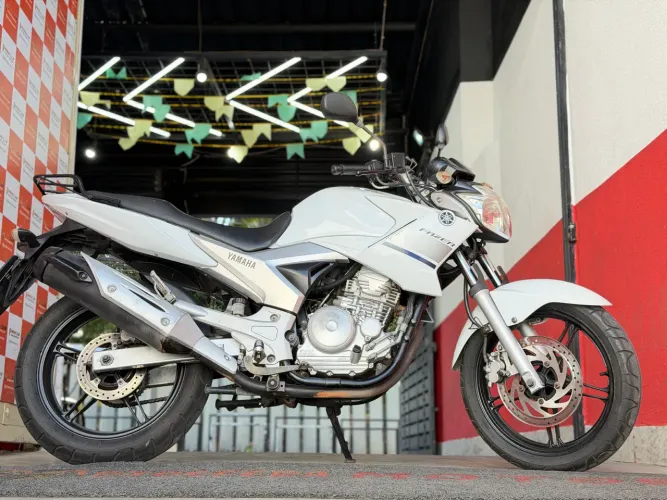 YAMAHA FAZER 250cc 2014 | DISPONÍVEL