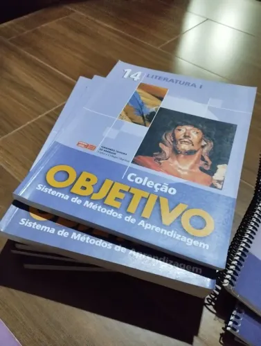 Coleção intocáveis Objetivo