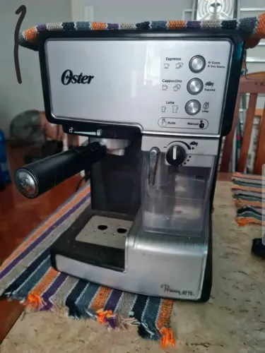Cafeteira Espresso Oster PrimaLatte 110v