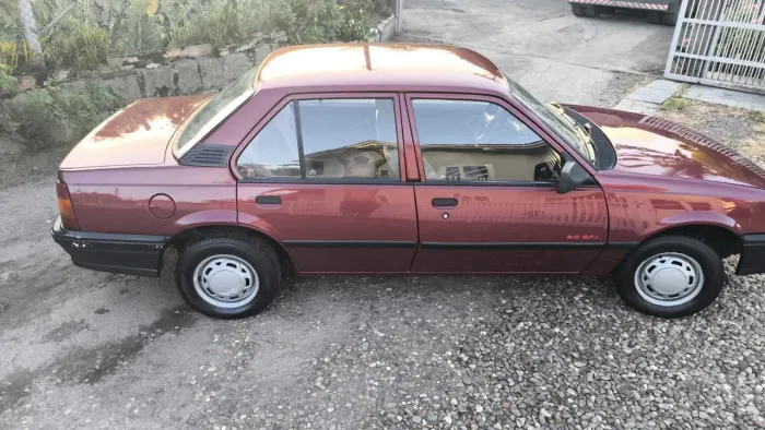 Chevrolet Monza GL 2.0 Efi/sl/l/650/club/barc.2e4p (álcool) 1996