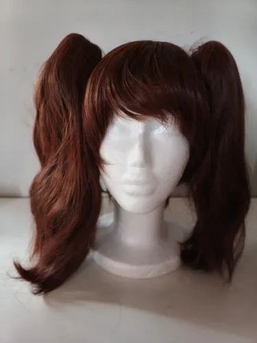 Peruca castanha sintética cosplay dois ponytails