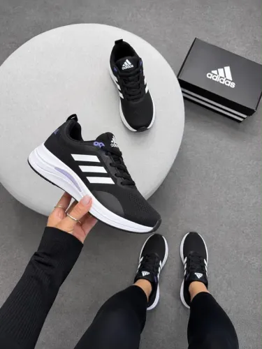 Tênis esportivo Adidas Feminino e masculino a pronta entrega