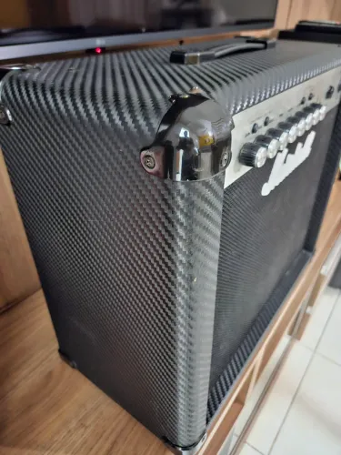 Amplificador Marshall MG30CFX Efeitos Digitais Chorus Delay Reverb Flanger e Distorção 30w
