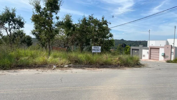 Vendo Lote De Esquina no Lagoa Park em Divinópolis Mg