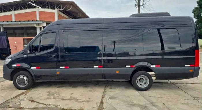 Locação de ônibus e vans para passeios