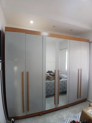 Guarda Roupa casal semi novo.