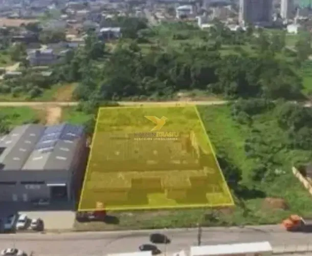 Venda de Galpão com Excelente Localização e Terreno em Tubarão - SC