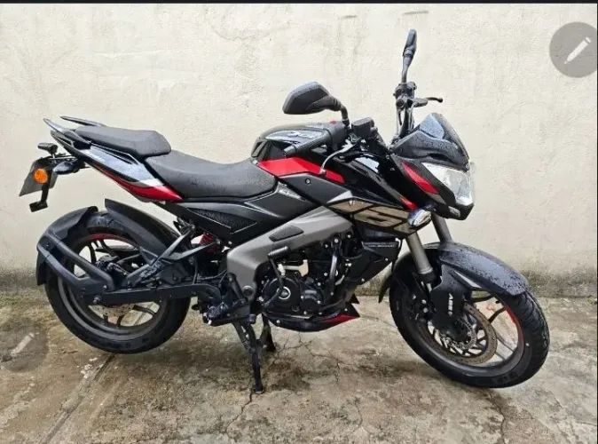 Bajaj Dominar 160 2025