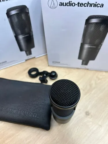 1 Microfone Audio-Technica AT2020 Condensador Cardioide