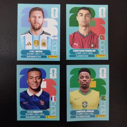 Figurinhas do Messi, Cristiano Ronaldo, Mbappe e Vinicius Junior