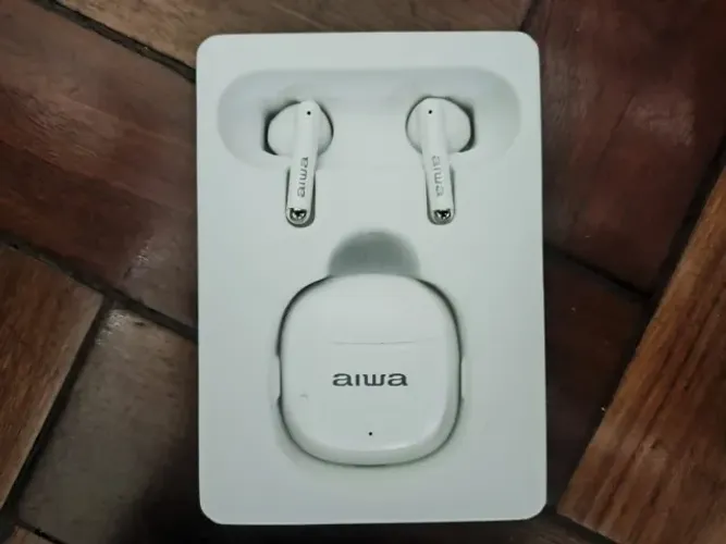 Fone de Ouvido Aiwa AWS-EB-05-W Earbud Bluetooth Branco 