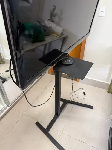 Suporte horizontal para TV com base