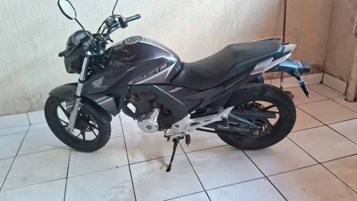 Cb twister 250 abs
