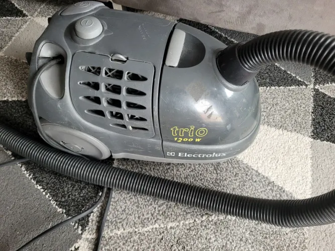 Aspirador Eletrolux Trio 1200w