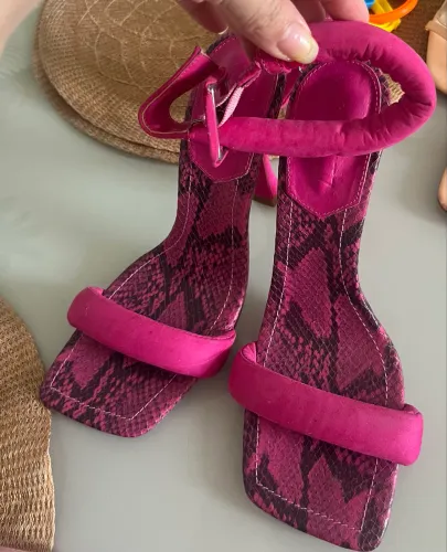 Vendo sapato da Schütz , usado por apenas 2 vezes