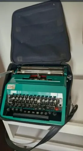Vendo antiga máquina de escrever Olivetti retirar em São Paulo