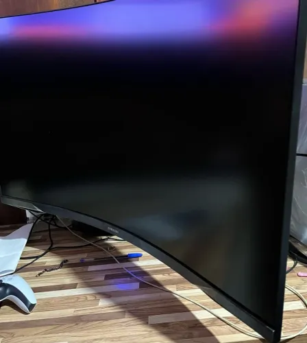 Monitor gamer Samsung odissey 32 polegadas curvo 2k 165hz pouco usado