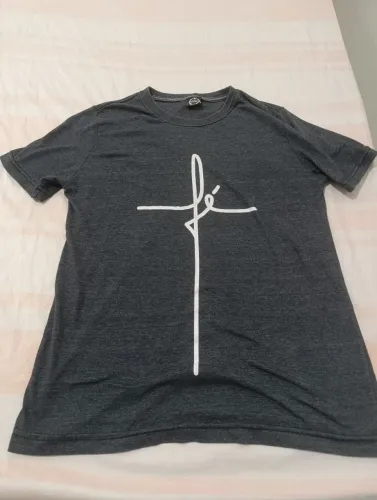 camiseta fé cruz