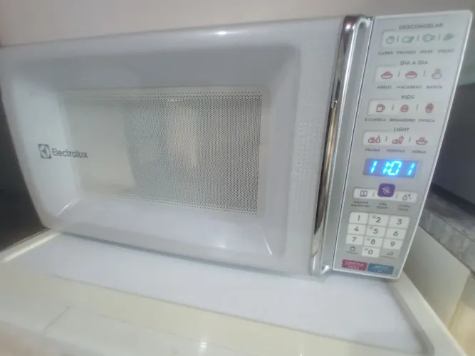 MICROONDAS ELECTROLUX 34 LITROS ?