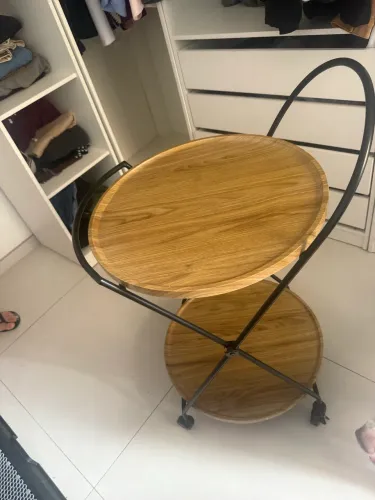 Mesa com rodinhas