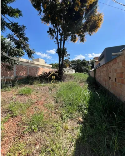 Lote à venda com 360 m² no Condomínio Portal do Igarapé - Igarapé, topografia plana