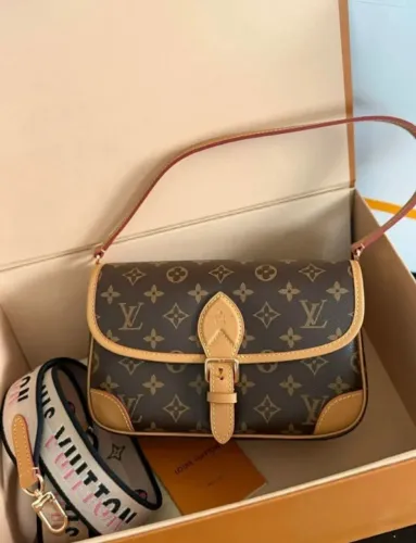 Bolsa Louis Vuitton Diane monograma