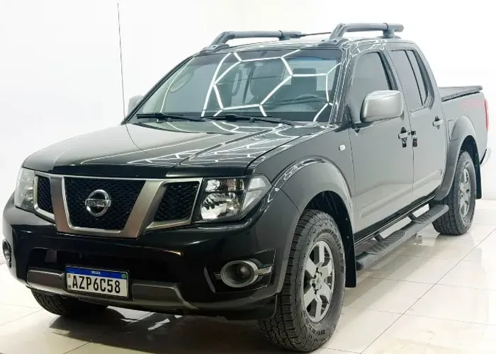 Nissan Frontier SV AT. CD 4X4 2.5 TB Dies. Aut. 2015