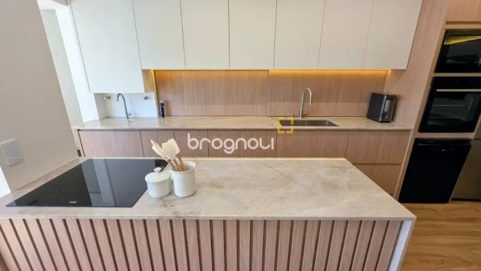 Apartamento mobiliado de 3 dormitórios com suíte - vaga para dois carros - hobby box e vag