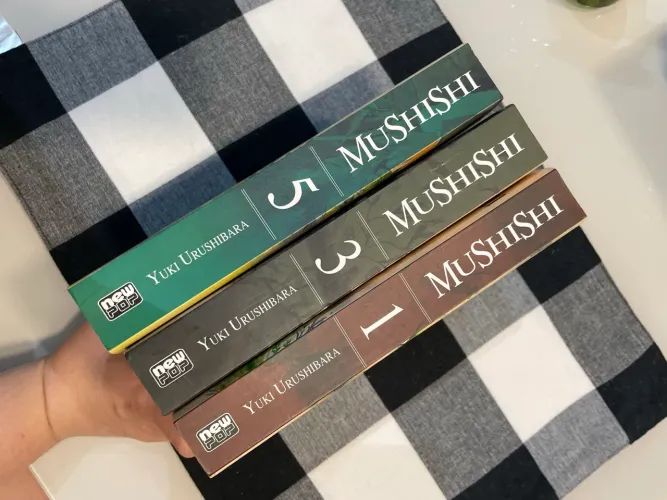 Mangá Mushishi vols. 1, 3 e 5 editora NewPop