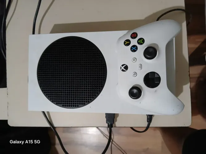 Xbox series s - 512gb - 1 controle - sem caixa
