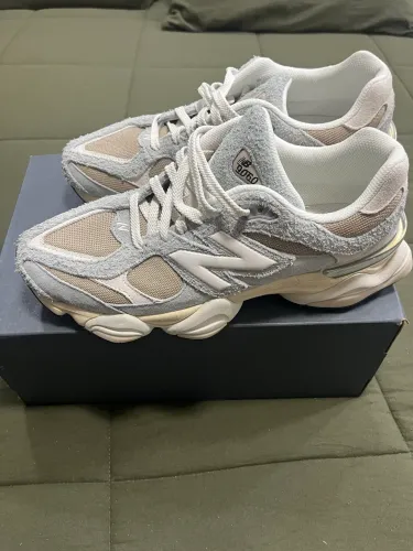 Tênis New Balance 9060 Novo