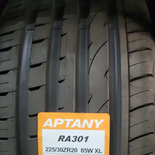 Pneu 225/30 20. Aptany