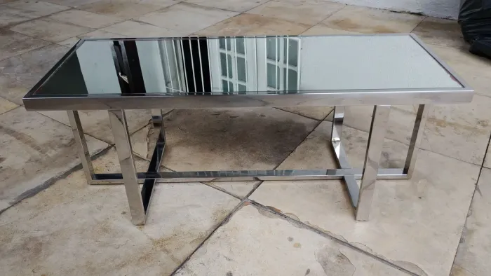 Mesa de certo espelhado toda em alumínio polido