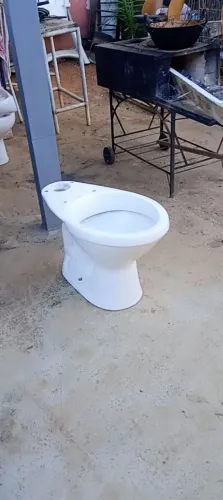 Vendo esse vaso usado acoplado sem a caixa
