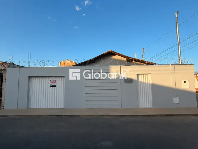 Casa para Aluguel em Montes Claros-MG Bairro Alto São João, 02 Quarto(s), 04 Vaga(s)