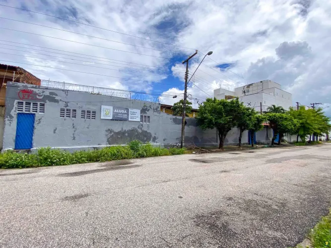 Ponto comercial de 1329 m² na Vila União para alugar | próximo ao antigo aeroporto