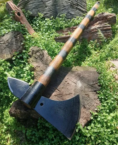 Machado Lenhador Artesanal Viking Aço Carbono Cabo Madeira