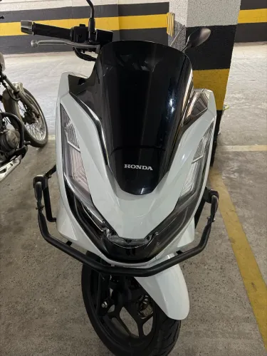 PCX 160 ABS, em perfeito estado. Única dona com apenas 4.167km rodados